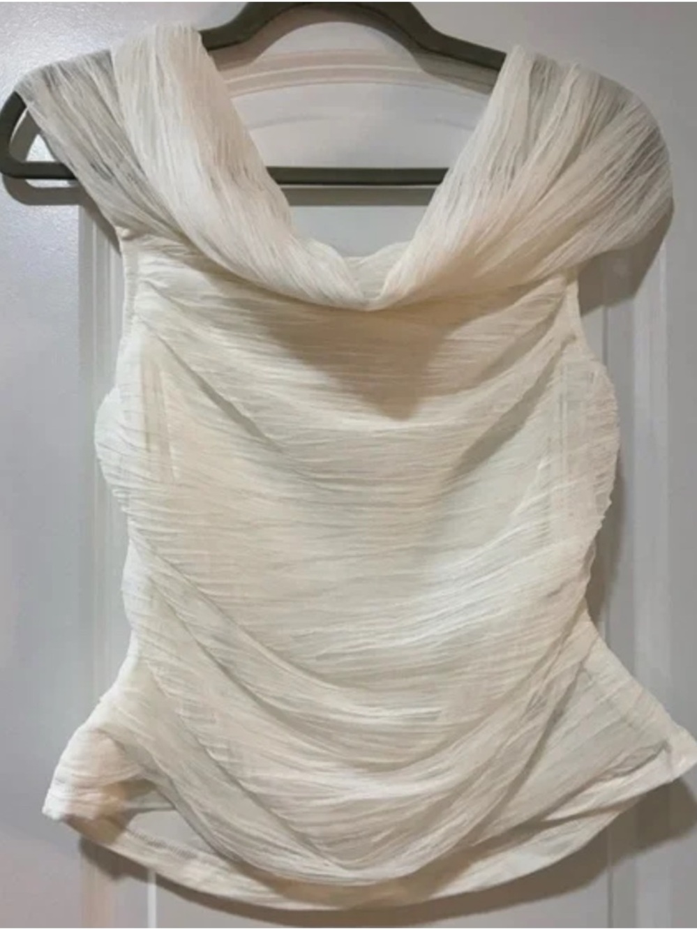 BCBG CREAM CRINKLE OFF SHOULDER TOP